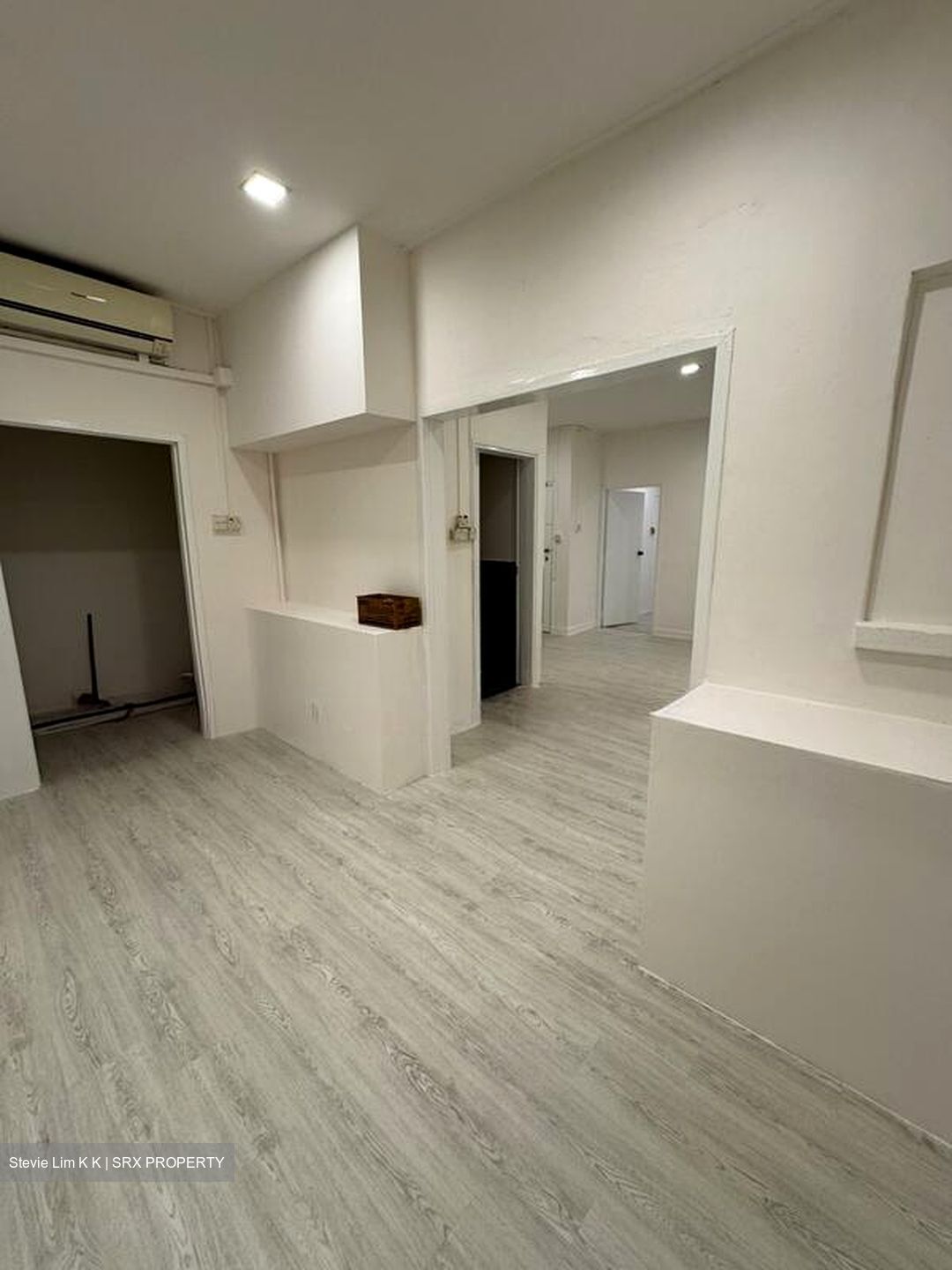 Goldhill Shopping Centre (D11), Office #530819591